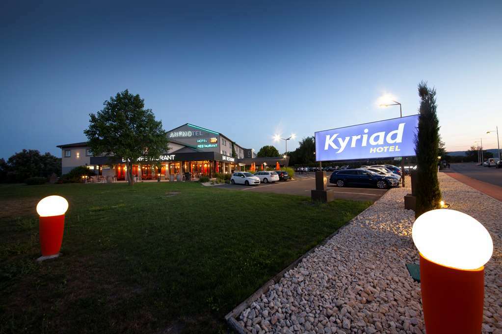Kyriad Clermont Ferrand Nord - Riom Exterior foto